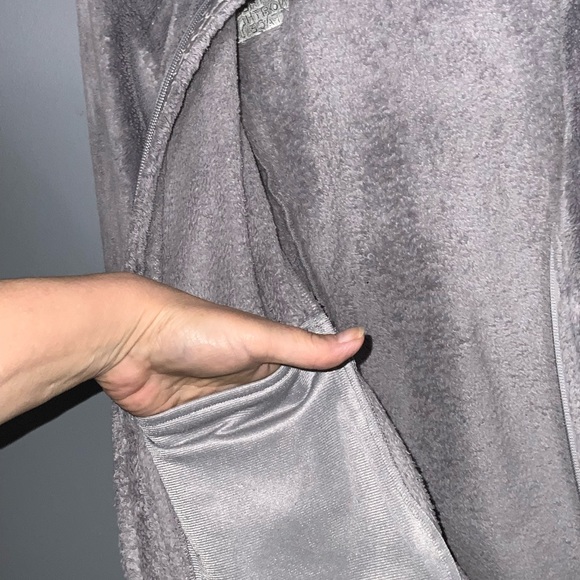 THE NORTH FACE Women's Osito Jacket Gray Zip Up Pockets Sporty SP - Picture 7 of 12